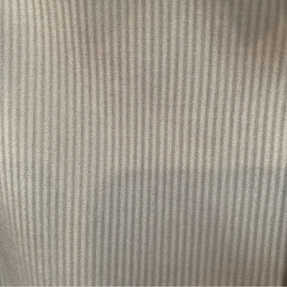 Croft & Barrow Shirt Men's Grey Striped Classic Fit Button Up Long Sleeve. - Picture 2 of 5